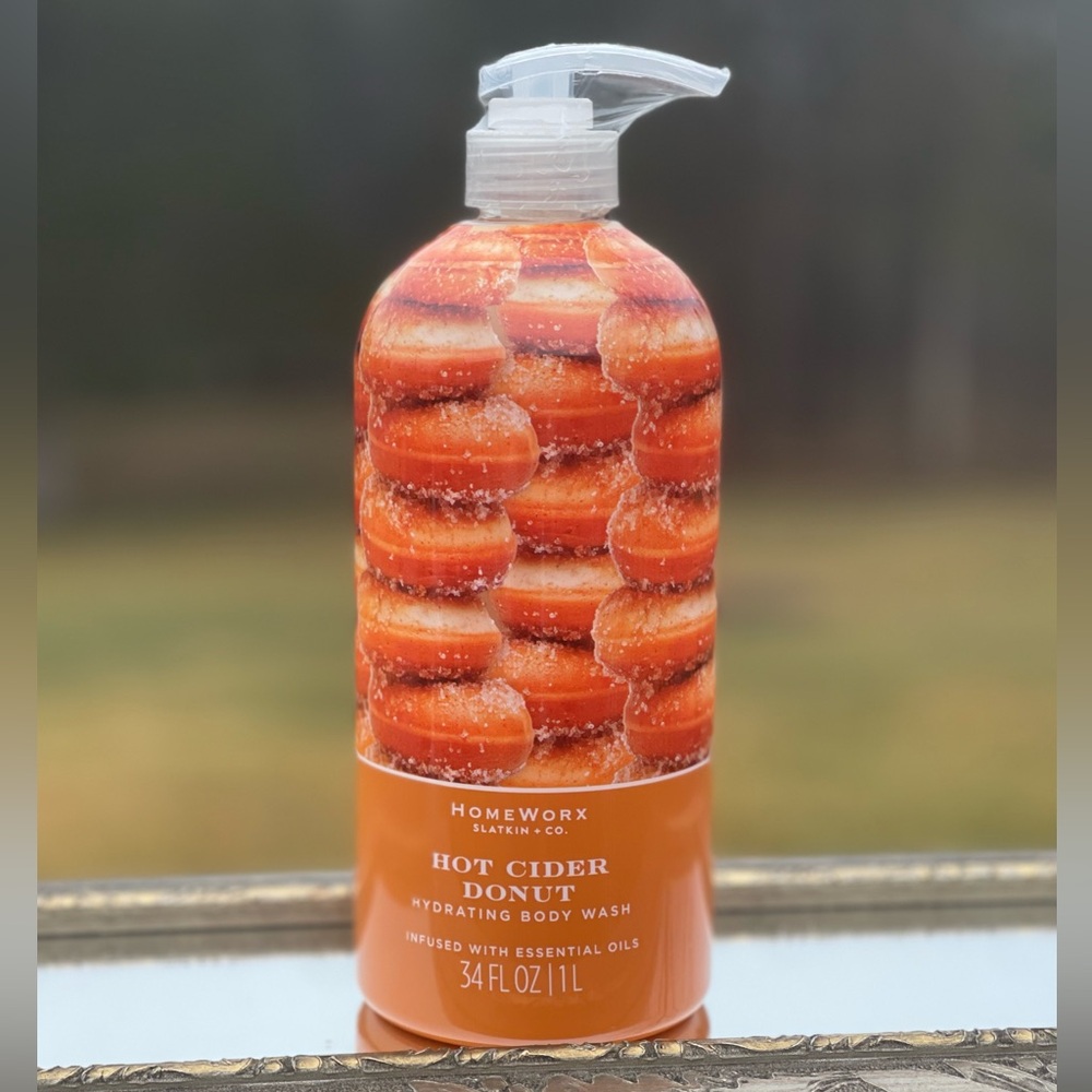 HomeWorx by Slatkin & Co. 34oz Body Wash Hot Cider Donut Essential Oils Fall New